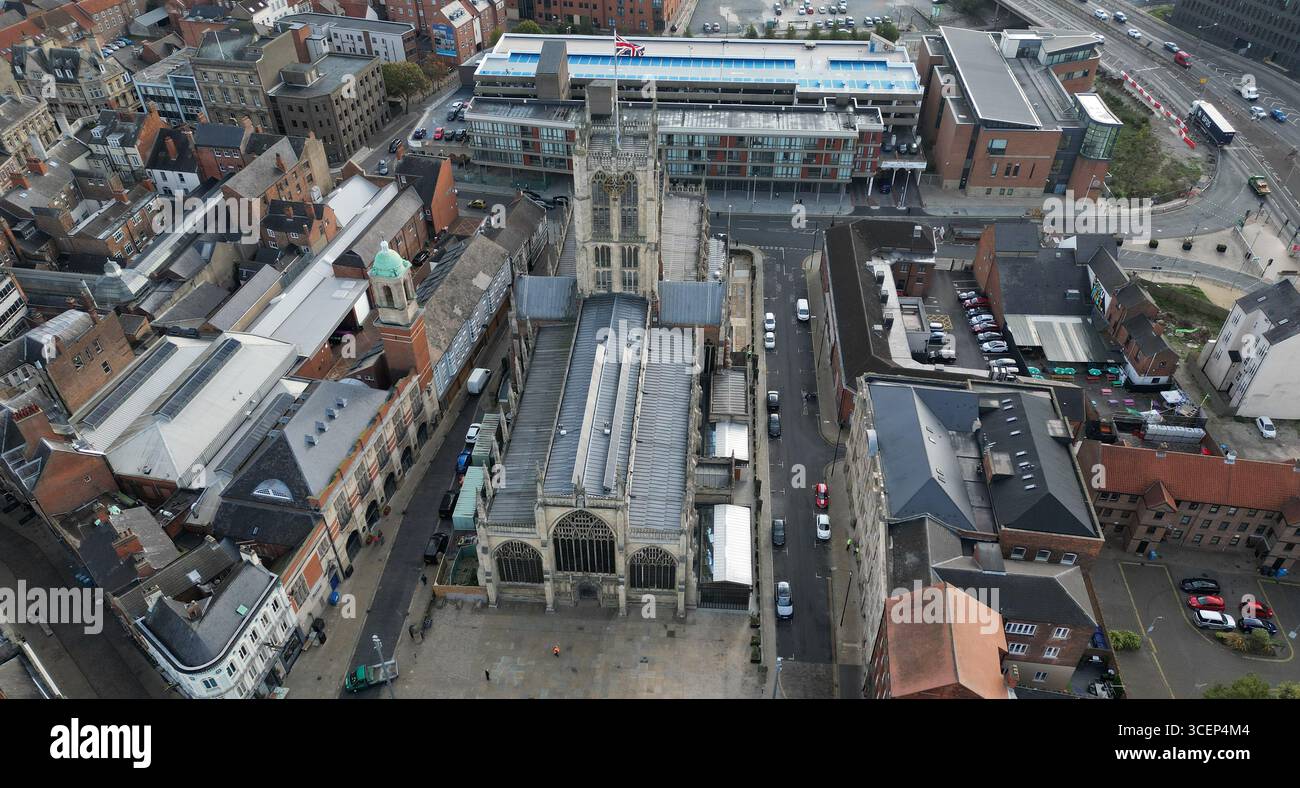 areal Views of Hull Minster ist eine anglikanische Kirche im Zentrum von Hull. Die Kirche hieß Holy Trinity Church. East Riding of Yorkshire, England Stockfoto