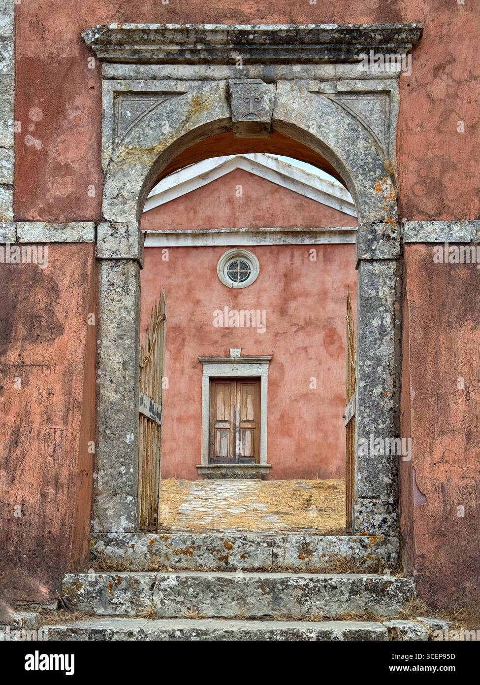 Peritheia, verlassenes Dorf, Korfu, Griechenland - Smartphone-aufgenommenes Stockfoto