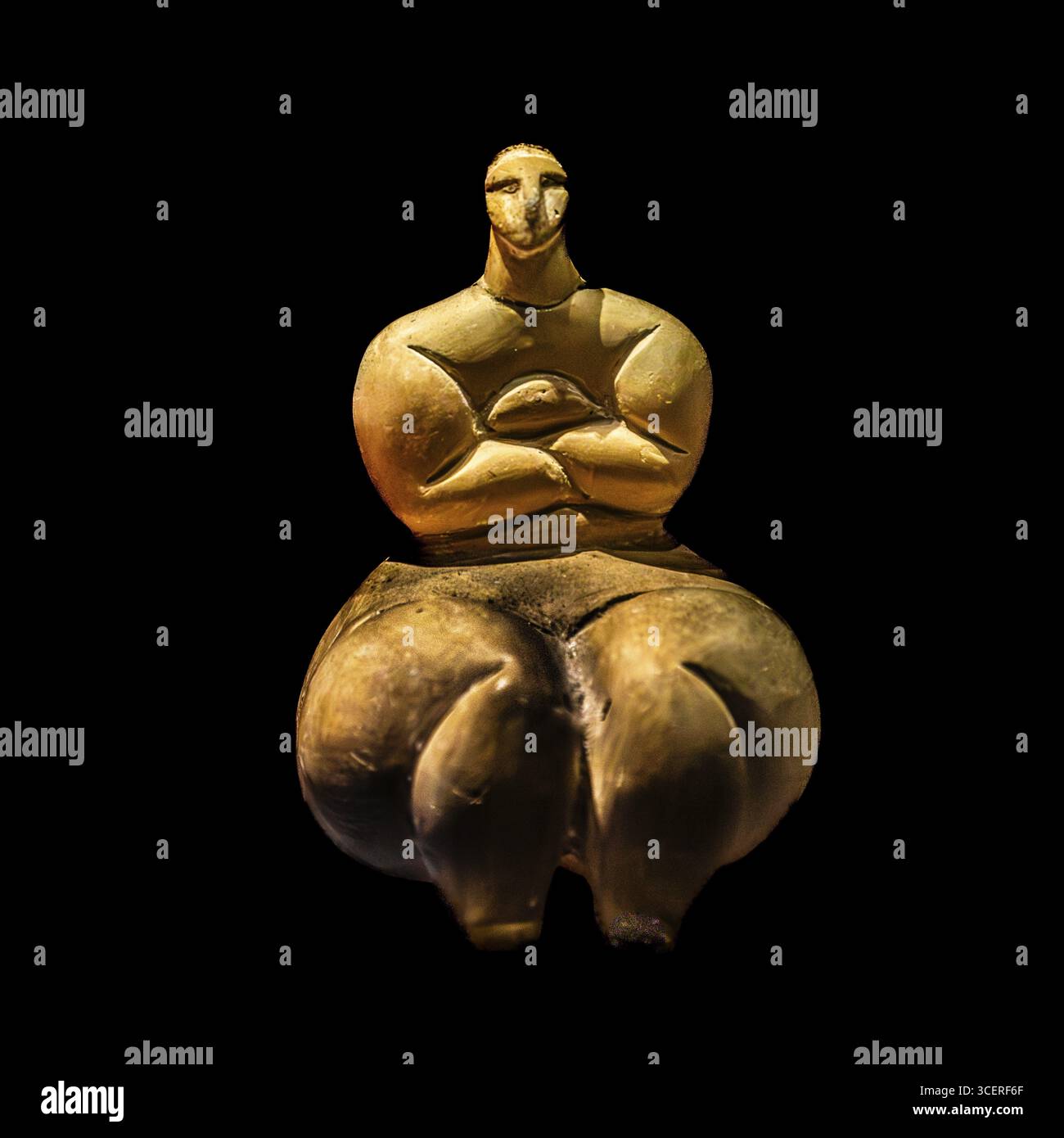 Sitzende Tonfigur, Museum im megalithischen Ggantija-Tempel, etwa 5600 Jahre alt, eines der ältesten teilweise erhaltenen Gebäude der Welt, UNE Stockfoto