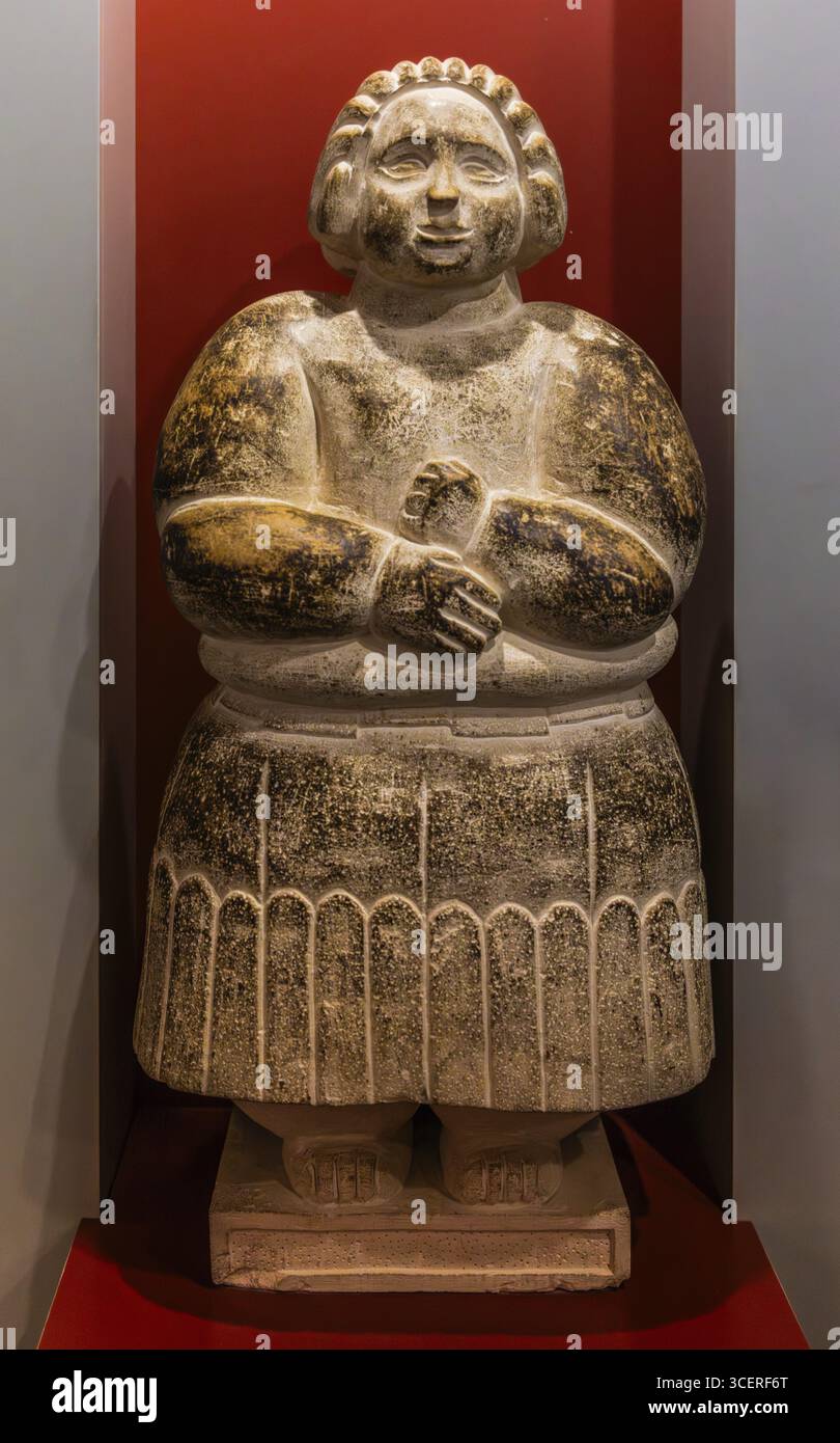Rekonstruktion einer weiblichen Kultfigur, Museum am megalithischen Ggantija-Tempel, etwa 5600 Jahre alt, eines der ältesten teilweise erhaltenen Gebäude Stockfoto
