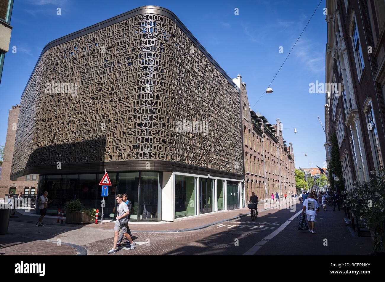 AMSTERDAM – Außenansicht der Universitätsbibliothek (UB) der Universität Amsterdam. Nach jahrelanger Renovierung und Renovierung wird die Bibliothek bald geöffnet. ANP JEROEN JUMELET niederlande Out - belgien Out Stockfoto