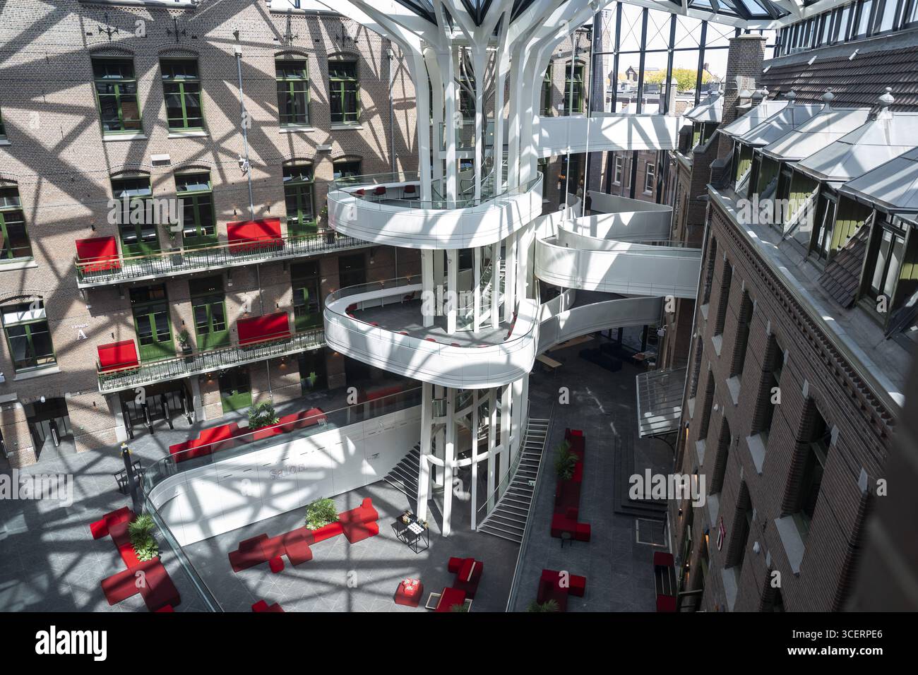 AMSTERDAM - Inneres der Universitätsbibliothek (UB) der Universität Amsterdam. Nach jahrelanger Renovierung und Renovierung wird die Bibliothek bald wieder geöffnet. ANP JEROEN JUMELET niederlande Out - belgien Out Stockfoto