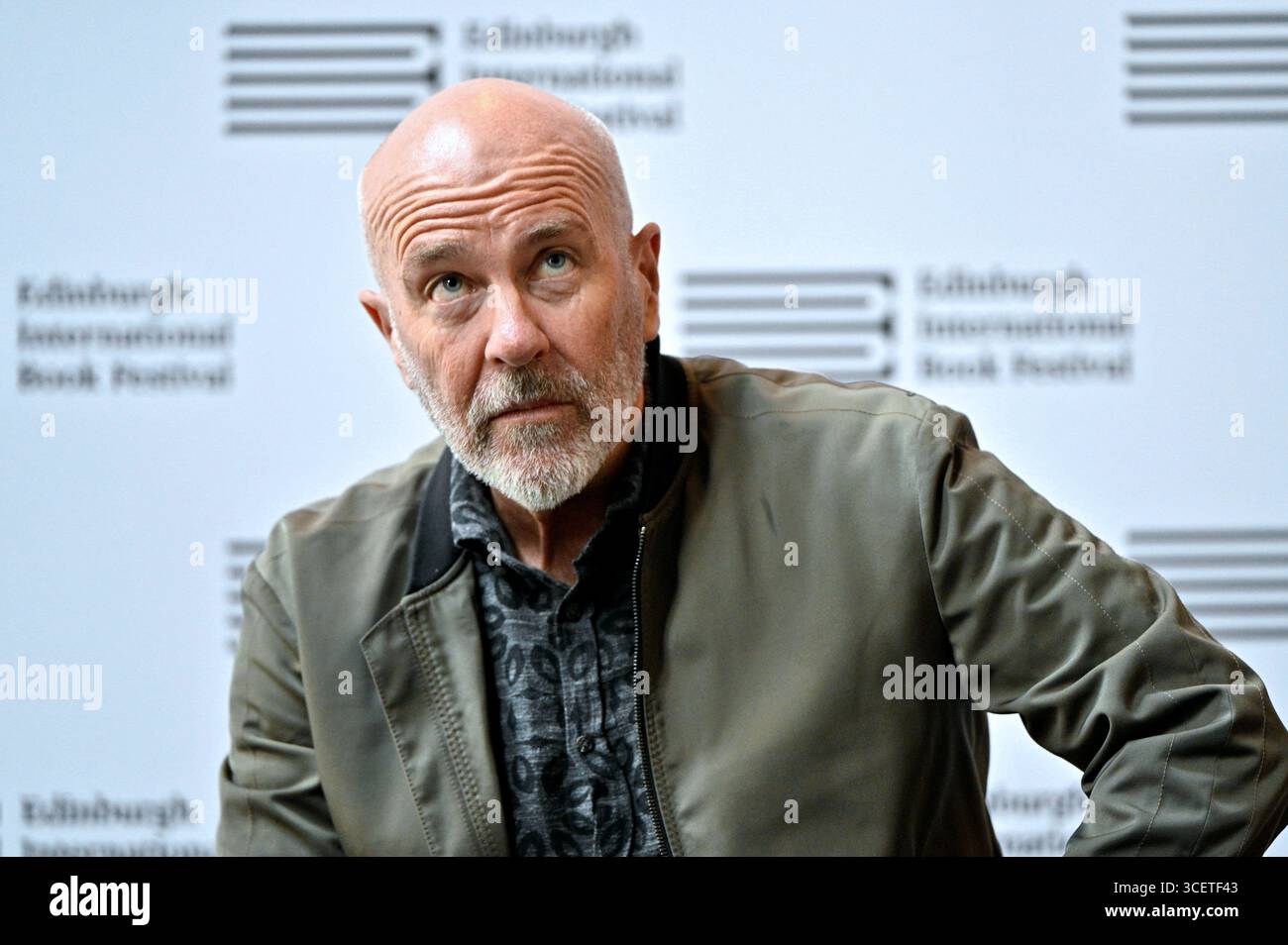 Edinburgh, Schottland, Großbritannien. August 2025. Edinburgh International Book Festival: Australischer Autor Richard Flanagan, der 2014 den man Booker Prize für seinen Roman The Narrow Road to the Deep North gewann. Quelle: Craig Brown/Alamy Live News Stockfoto