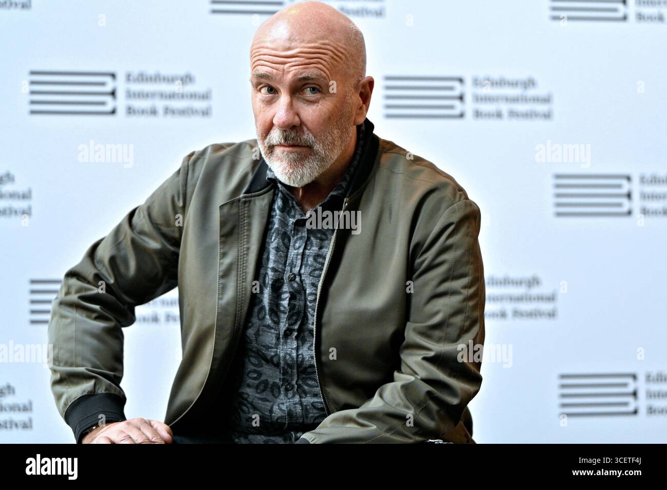 Edinburgh, Schottland, Großbritannien. August 2025. Edinburgh International Book Festival: Australischer Autor Richard Flanagan, der 2014 den man Booker Prize für seinen Roman The Narrow Road to the Deep North gewann. Quelle: Craig Brown/Alamy Live News Stockfoto