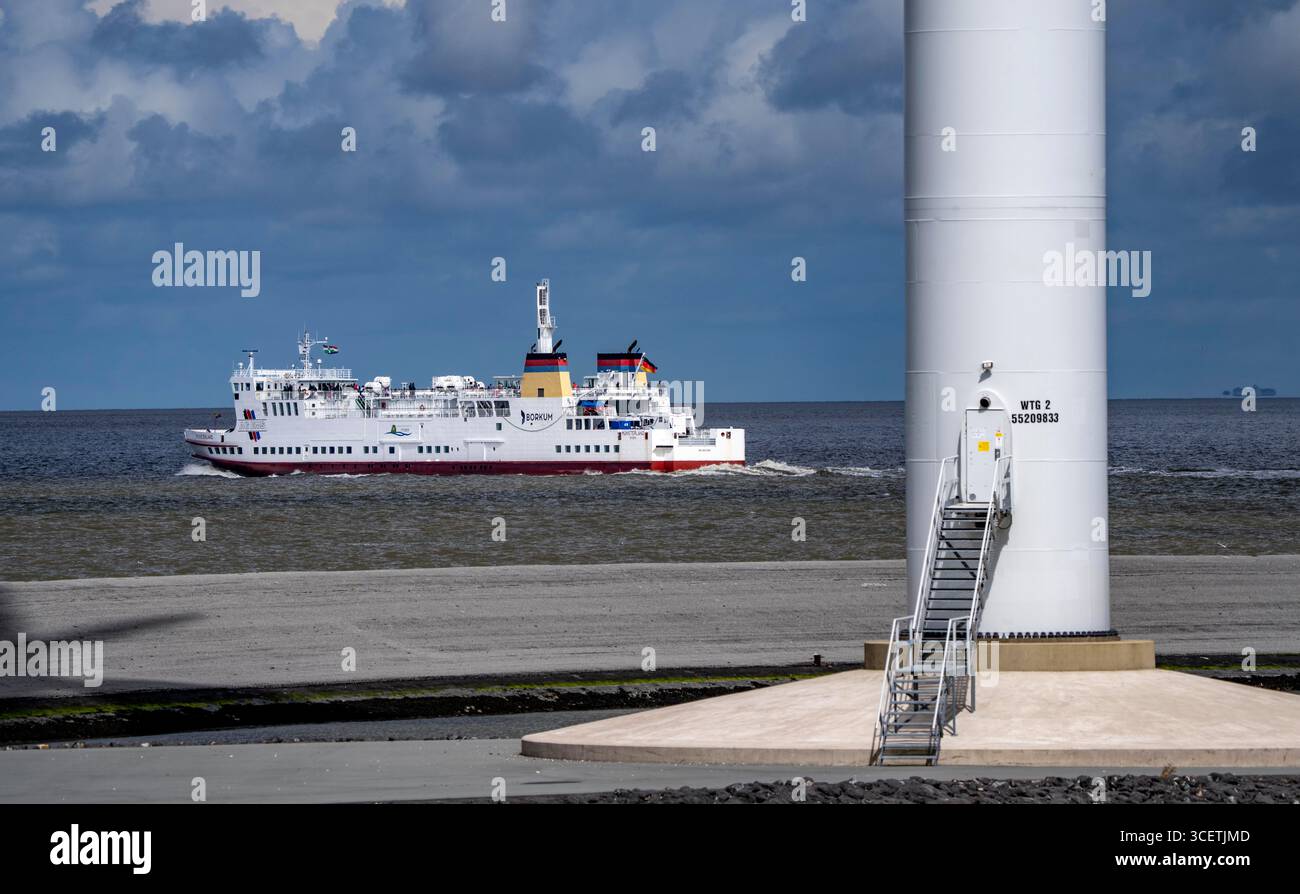 Die Nordsee-Autofähre Münsterland fährt vom Fährhafen Eemshaven an der Ems-Mündung zur deutschen Nordseeinsel Bor Stockfoto