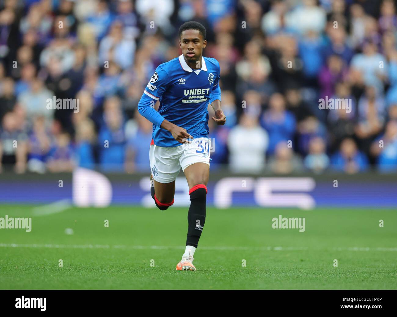 Rangers Jayden Meghoma während der UEFA Champions League, Play-off, Spiel im Ibrox Stadium, Glasgow. Bilddatum: Dienstag, 19. August 2025. Stockfoto