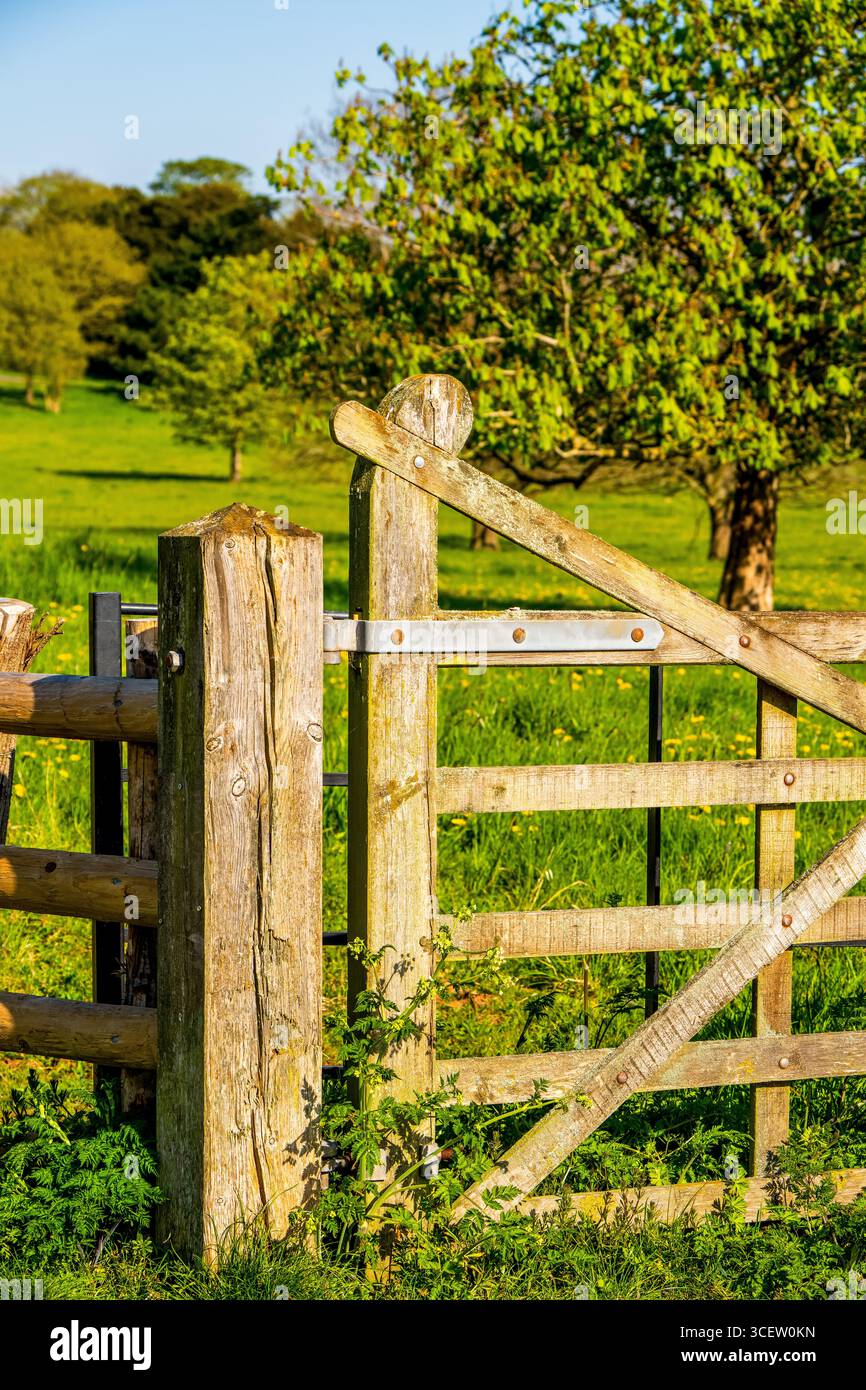 Wooden Farm Gate in Worcestershire Country Stockfoto