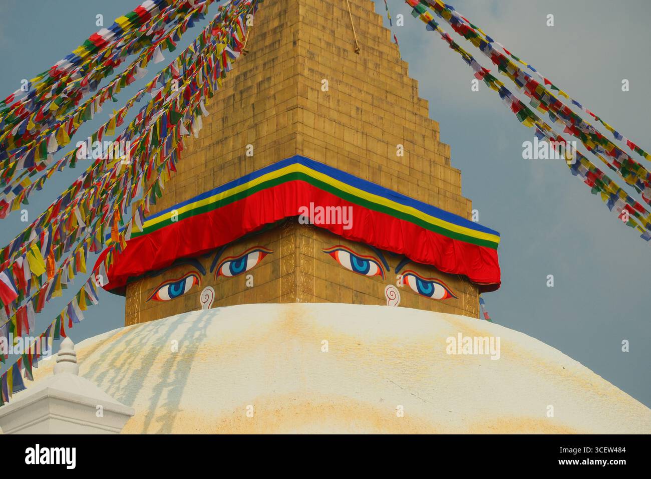 Nahaufnahme von Buddha Augen auf Boudhanath Stupa, Kathmandu, Nepal Stockfoto