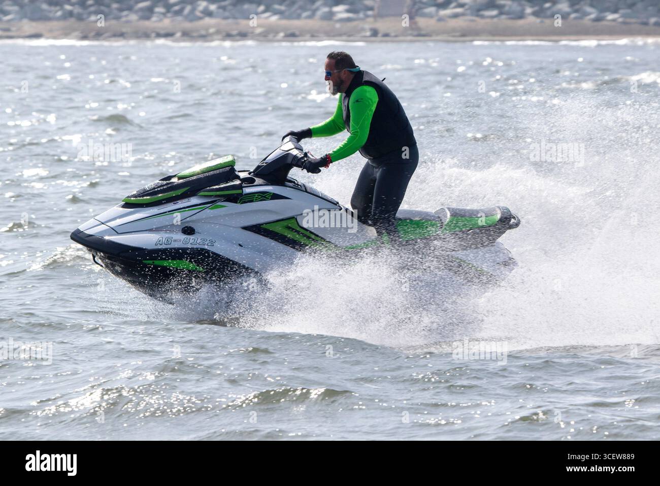 Jetski auf der Nordsee in Whitby North Yorkshire Stockfoto