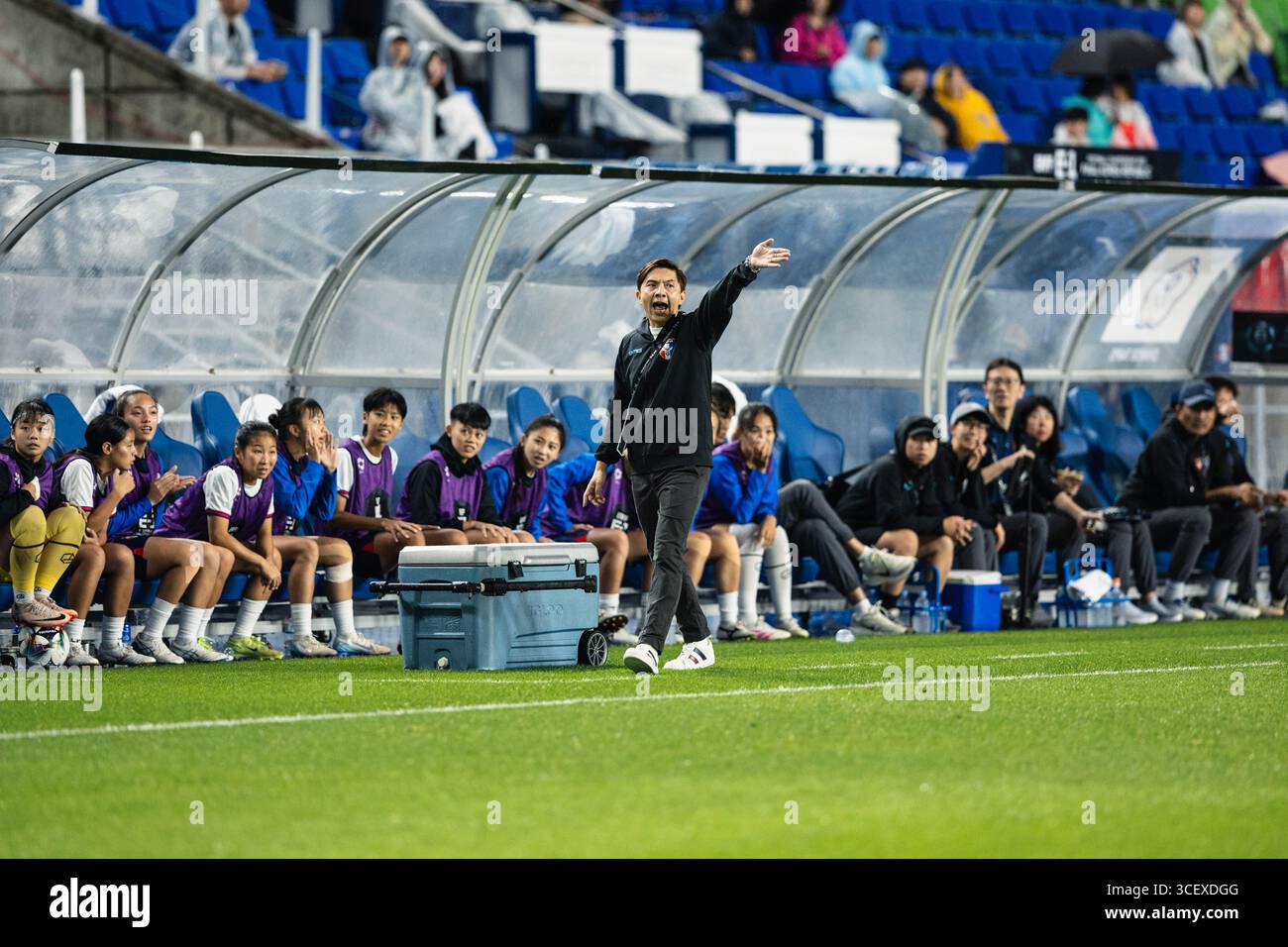 SUWON, Südkorea - 16. JULI: Während der EAFF E-1 Fußball-Meisterschaft - Südkorea gegen Chinesisch Taipeh im Suwon World Cup Stadium am 16. Juli 2025 Stockfoto