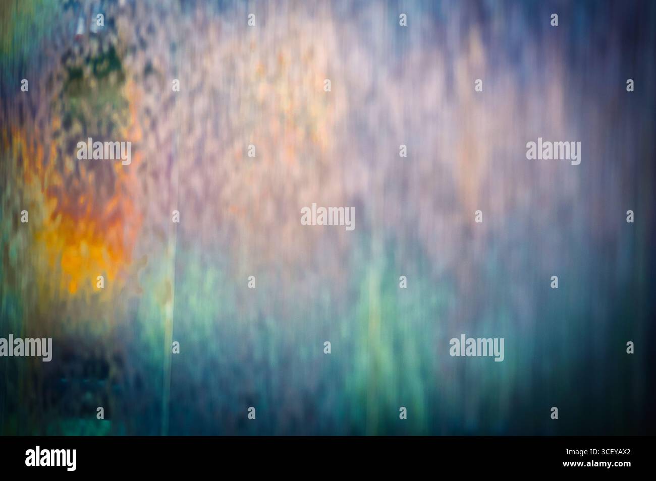 Abstrakter Hintergrund mit unscharfen Farben. Perfekt, um Ihren Designs einen Hauch von Geheimnis und Tiefe zu verleihen. Stockfoto