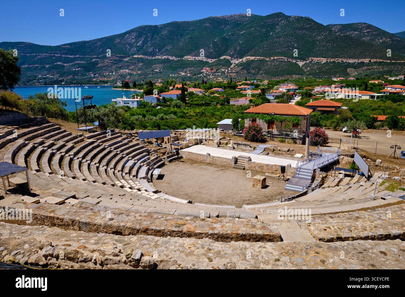Griechenland, Peloponnes, das antike Epidaurus oder Archea Epidavros, das antike Theater des 4. Jahrhunderts v. Chr Stockfoto