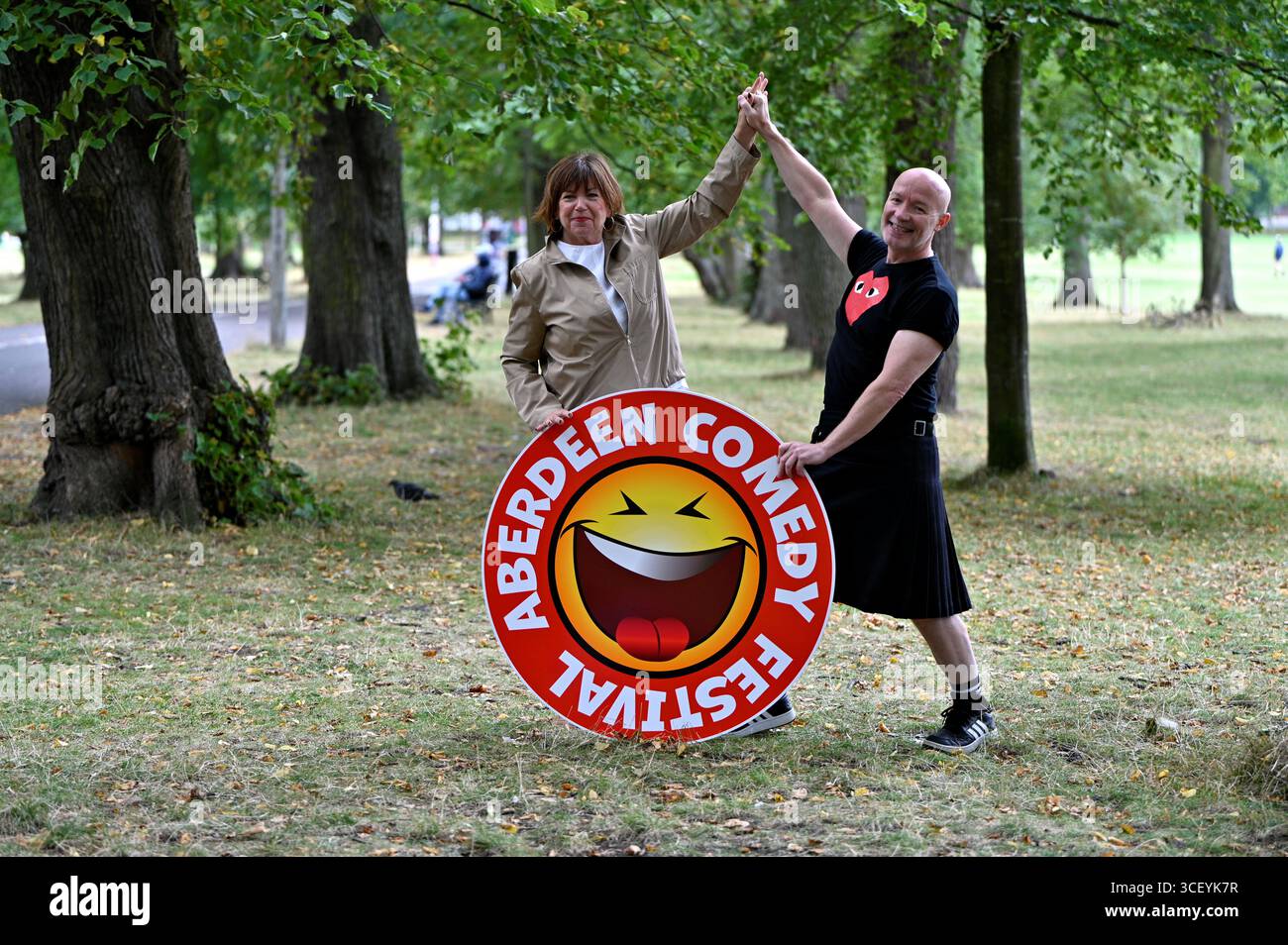 Edinburgh, Schottland, Großbritannien. August 2025. Edinburgh Fringe: Von Edinburgh in den Nordosten - Aberdeen Comedy Festival, Comedians treten im Edinburgh Fringe auf und gehen zum Aberdeen Comedy Festival mit Sharon Burgess, Chief Executive of Aberdeen Performing Arts, vor dem Festival im September. Das Aberdeen Comedy Festival findet erstmals seit 2022 statt und findet vom 22. September bis Sonntag, 5. Oktober statt. Comedian Craig Hill. Quelle: Craig Brown/Alamy Live News Stockfoto