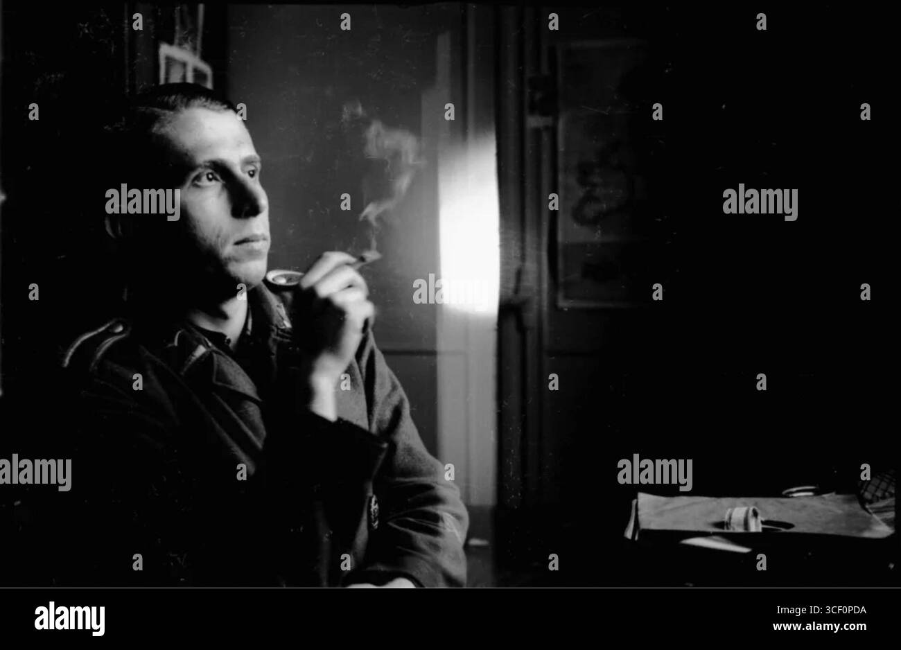 Franz Oswald Wladimir, Graf von Münster, Freiherr von Grothaus, war Schüler an progressiven Internaten wie der Schule am Meer und der Landerziehungsheim Schule Marienau. 1917 in Sachsen geboren, spielte er eine aktive Rolle in verschiedenen Stipendien unter der Leitung von Eduard Zuckmayer und Max Bondy, die er während des Aufstiegs des Nationalsozialismus weiterbildete. Stockfoto