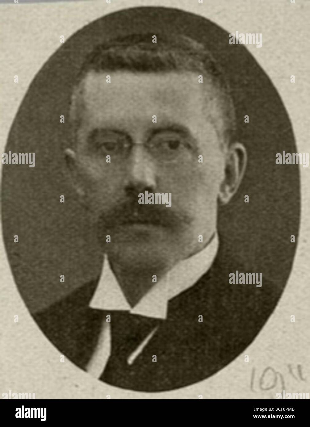 Eine Fotografie von Anthonie Johan Martin Stumpff jr, aufgenommen um 1911. Er war ein Individuum aus der Geschichte des frühen 20. Jahrhunderts, das auf diesem Foto aus seiner Zeit dokumentiert wurde. Stockfoto