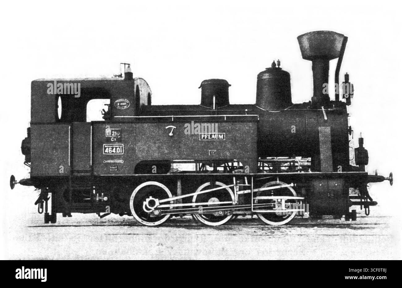 Die C-Dampftender-Lokomotive Baureihe 464 mit Rauchrohrüberhitzer wurde 1910 von Krauss & Co. Für die Bukowinaer Lokalbahnen gebaut. Sie war Teil einer Reihe lokaler Eisenbahnlokomotiven, die mit fortschrittlicher Dampftechnik der damaligen Zeit ausgestattet waren. Stockfoto