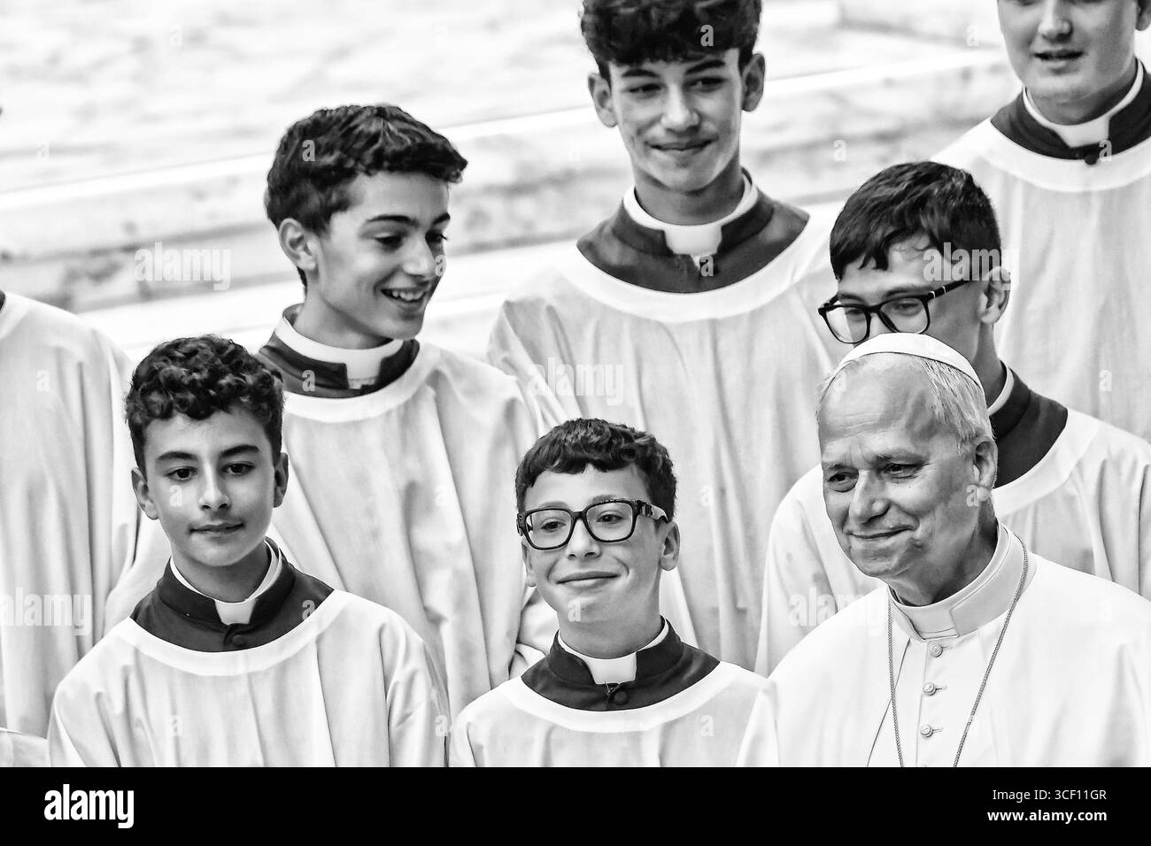 August 2025. Vatikanstadt - PAPST LEO XIV. Während seiner wöchentlichen Generalaudienz im Vatikan. © EvandroInetti Via ZUMA Wire (Foto: © Evandro Inetti/ZUMA Press Wire) NUR REDAKTIONELLE VERWENDUNG! Nicht für kommerzielle ZWECKE! Stockfoto