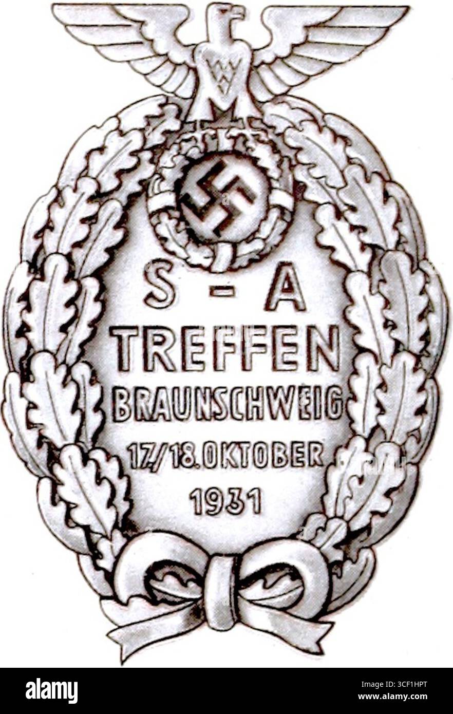 Illustrationen von NSDAP-Insignien und -Uniformen, darunter das Braunschweiger Rallye-Abzeichen, aus der 1943 erschienenen Ausgabe des NSDAP-Handbuchs der Nationalsozialistischen Deutschen Arbeiterpartei. Das Abzeichen wurde 1931 als nationaler Preis während der SA Rally eingeführt. Diese Abbildungen sind Teil einer Sammlung des Reichsorganisationsamtes, dem Organisationsbüro der Partei unter Robert Ley. Stockfoto