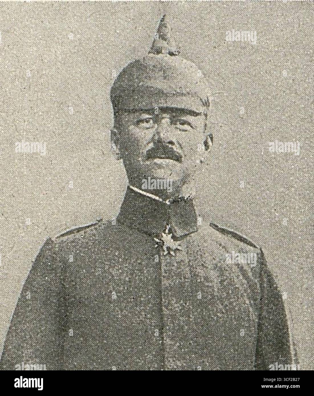 Dieses abgeschnittene Foto zeigt den Ersten Lieutenant Oskar Schwerk, aufgenommen um 1917. Schwerk diente während des Ersten Weltkriegs im österreichisch-ungarischen Militär und war an verschiedenen militärischen Operationen beteiligt. Stockfoto