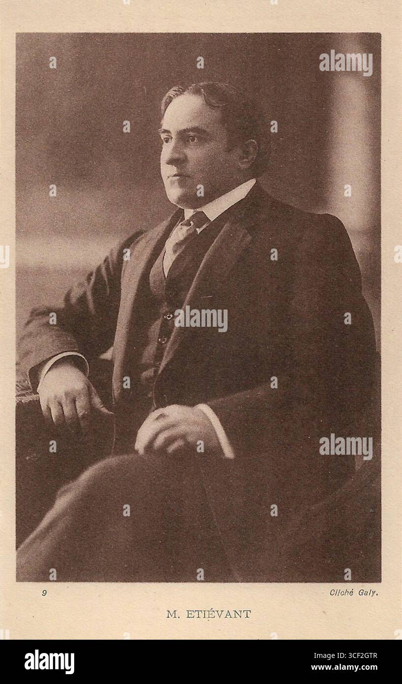 Henri Etiévant war ein französischer Fotograf, der in den 1910er Jahren für seine Beiträge zur Fotografie des frühen 20. Jahrhunderts bekannt war. Seine Werke erfassen wichtige historische Momente und Porträts der Zeit. Stockfoto