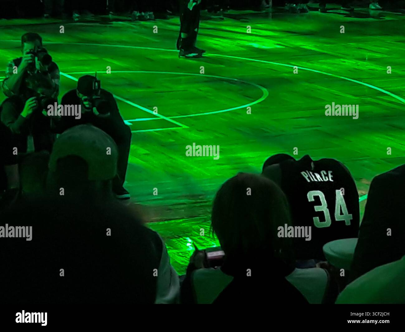 Paul Pierce trug das Los Angeles Clippers Trikot Nummer 34 während seines letzten NBA-Spiels in Boston bei TD Garden, Massachusetts, USA. Stockfoto