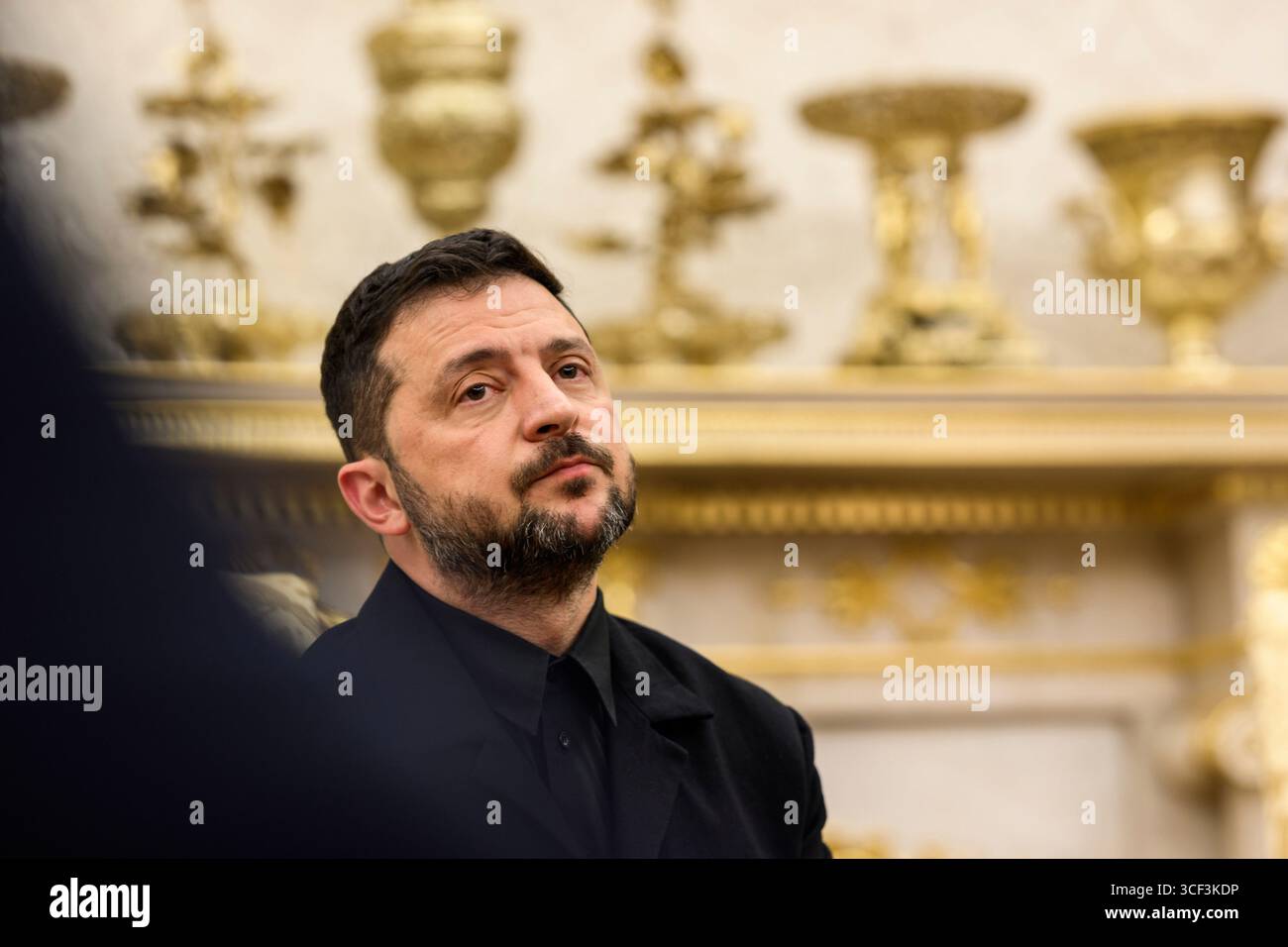 WASHINGTON DC, USA - 18. August 2025 - US-Präsident Donald Trump nimmt an einem bilateralen Treffen mit dem ukrainischen Präsidenten Wolodymyr Zelenskyj, MON, Teil Stockfoto