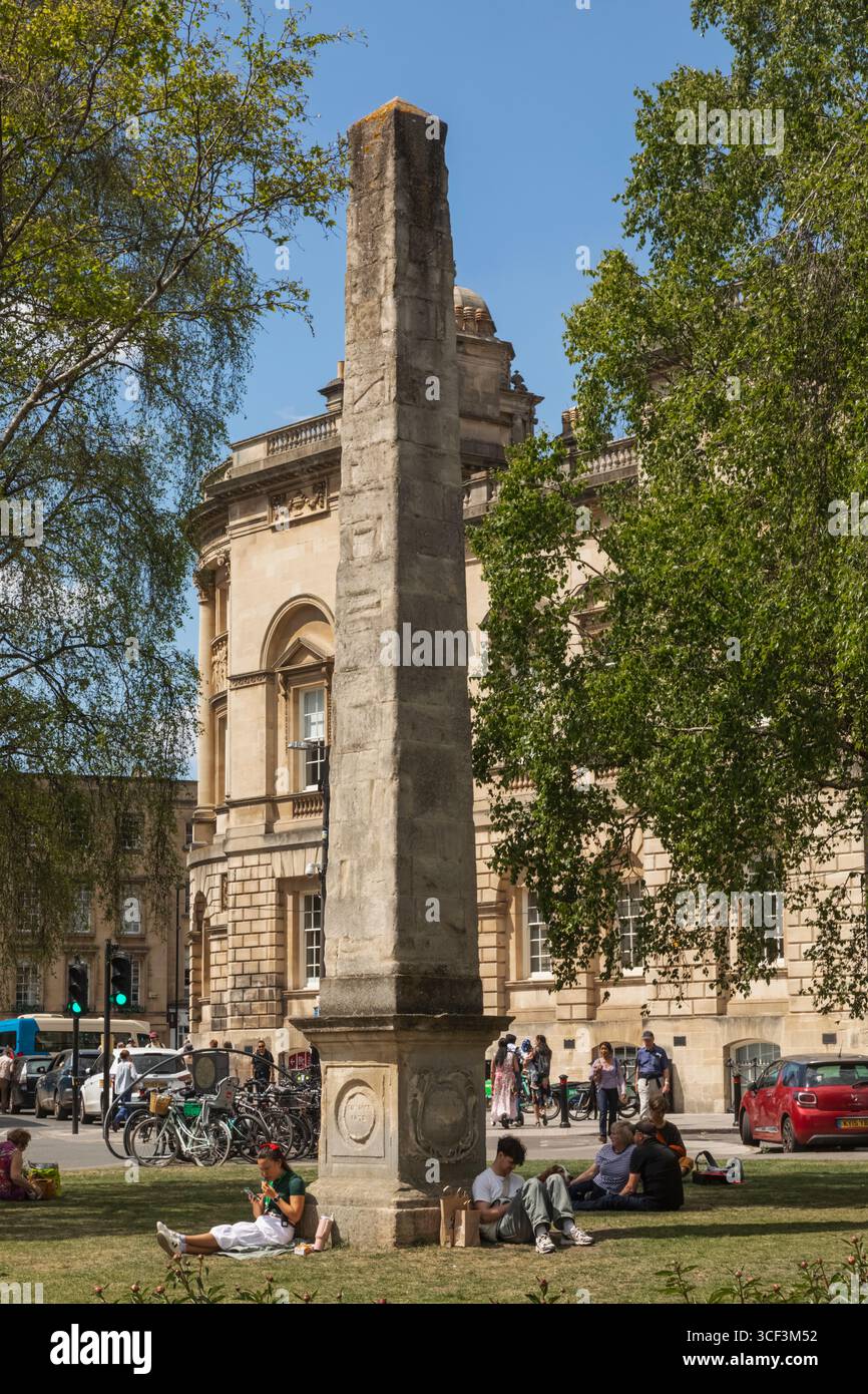 England, Somerset, Bath, The Orange Grove Park, Obelisk Memorial, gewidmet der Wiederherstellung der Gesundheit des Prinzen von Orange im Jahr 1734 Stockfoto