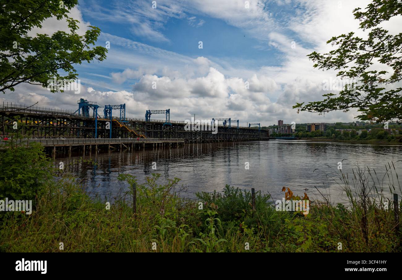 Ein Blick über die Lagune zum Dunston Staithes Gateshead, Newcastle, Tyneside, England. Stockfoto