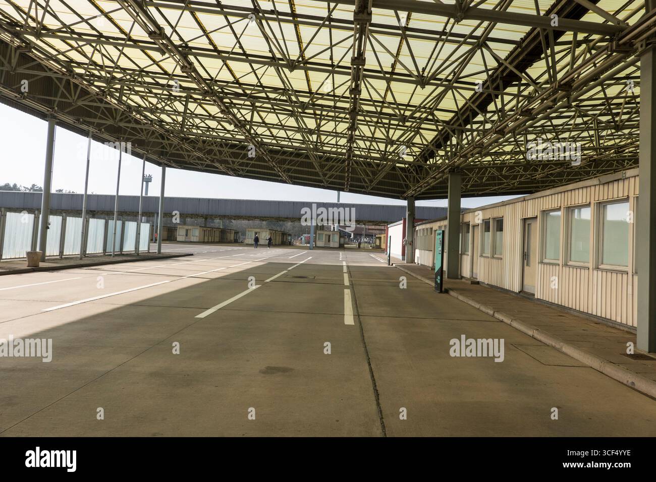 Deutsches Teilungsdenkmal am ehemaligen Grenzübergang Marienborn-Helmstedt, Deutschland, Sachsen-Anhalt, Sommersdorf Stockfoto