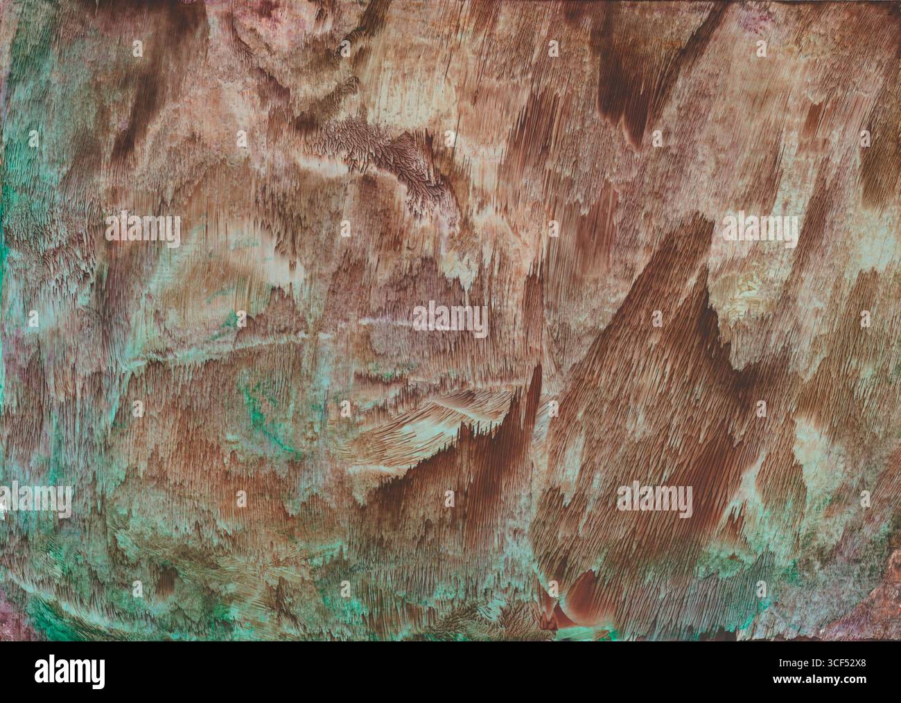 Enkaustische Malerei mit Maleisen mit strukturiertem Effekt in Violetttönen Stockfoto