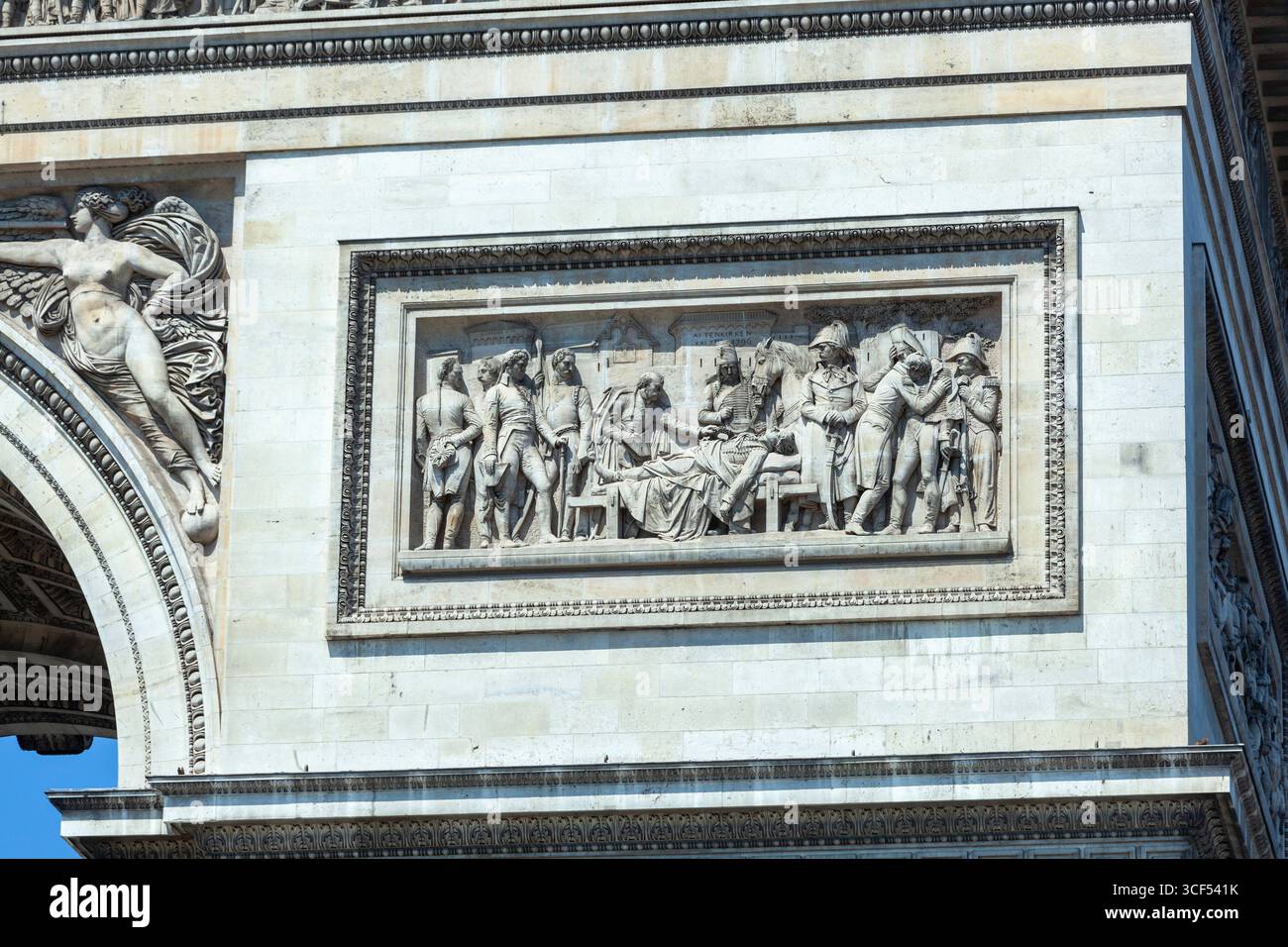 BAS-Reliefskulptur auf dem berühmten triumphbogen in paris, frankreich, mit einer Szene aus der französischen Revolution Stockfoto
