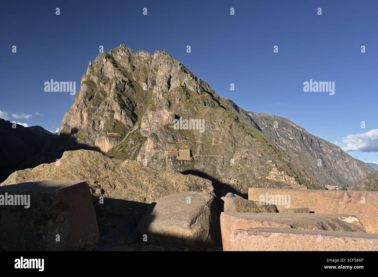 Ollantaytambo inka Ruinen von der Spitze der archäologischen Stätte, Heiliges Tal, Cusco, Peru Stockfoto