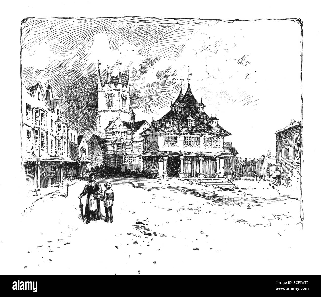 Ein mit Steildach überdachtes Markthaus mit Fachwerk verankert den Stadtplatz, dessen überhängendes Obergeschoss von starken Säulen gestützt wird. Dahinter erhebt sich der Kirchturm mit Kirchturm, der vertikalen Kontrast und kirchliches Gewicht verleiht. Die Figuren schlendern oder halten im Vordergrund und animieren die Szene mit einem ruhigen bürgerlichen Rhythmus. Die Skizze erinnert an Marlborough aus dem 18. Bis 19. Jahrhundert an den architektonischen Stolz und das gemeinsame Leben. Illustration wurde erstmals 1888 von Richard Clay and Sons in dem Buch Coaching Days and Coaching Ways von W. Outram Tristram veröffentlicht. Die Illustratoren waren Herbert Railton und Hugh Thomson. Stockfoto