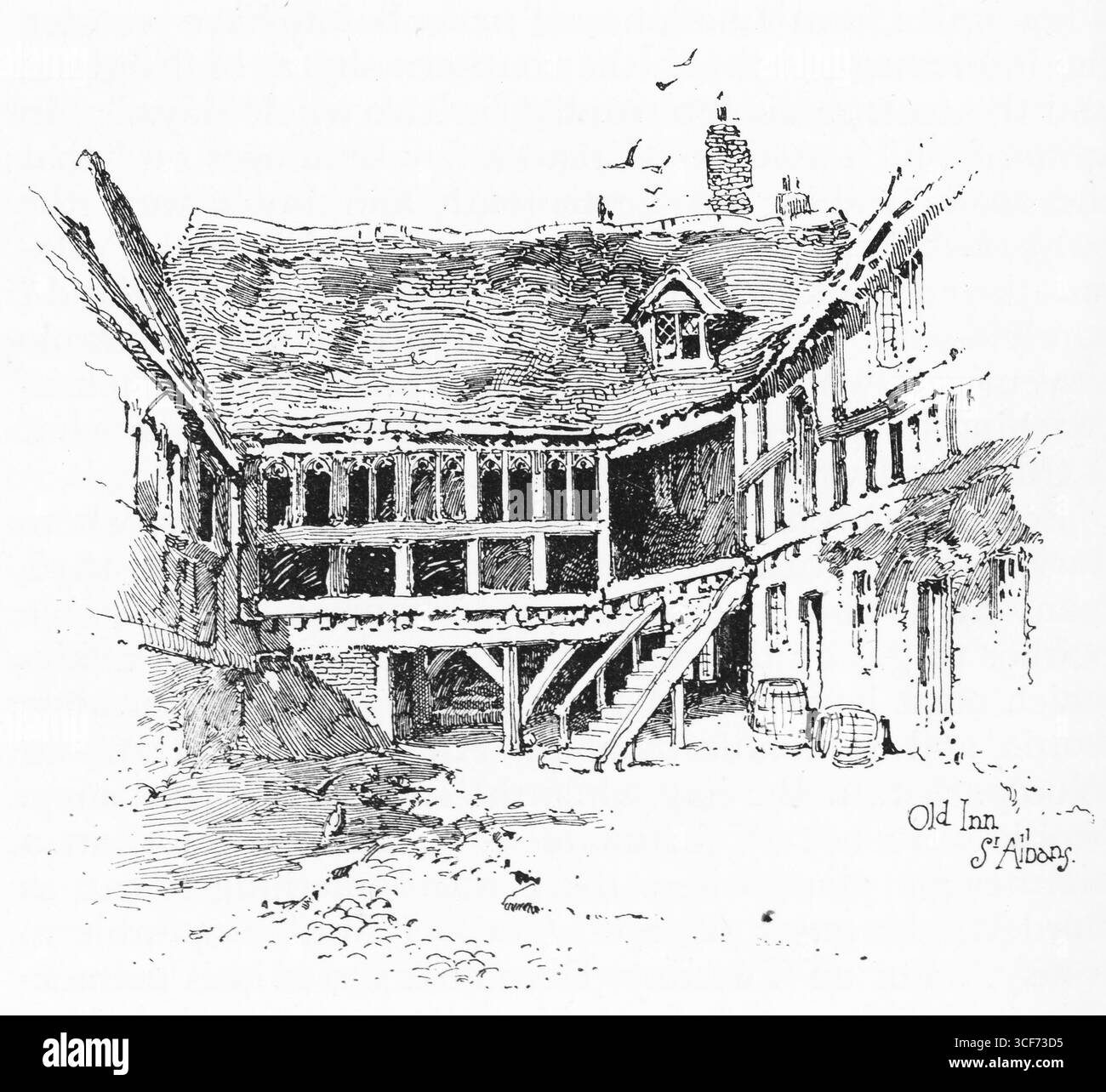 Das Old Inn, St. Albans, zeigt einen Fachwerkhof mit steilen Dachlinien, freiliegenden Balken und einer Treppe, die zur oberen Ebene führt. In der Nähe der Mauern ruhen Fässer, die auf das Leben in Tavernen hinweisen, während Vögel über den Schindeln radeln. Die Szene in feinen Schwarzweiß-Linien erinnert an rustikale Gastfreundschaft und den mehrschichtigen Charme der Architektur aus der Coaching-Ära. Illustration wurde erstmals 1888 von Richard Clay and Sons in dem Buch Coaching Days and Coaching Ways von W. Outram Tristram veröffentlicht. Die Illustratoren waren Herbert Railton und Hugh Thomson. Stockfoto