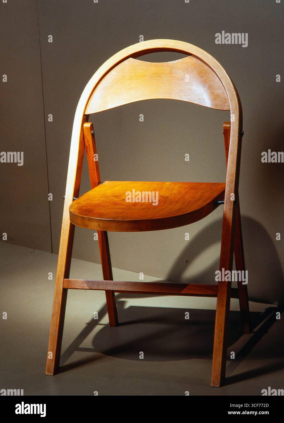 Silla Thonet B751, 1928, MADB 138869. Museu del Disseny de Barcelona, DHub. Autor: EMILE GUILLOT. Stockfoto