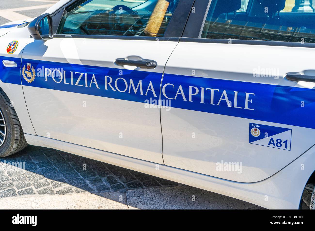 Italienisches Polizeiauto. Polizia Roma Capitale. Italien, Rom - 12. Juli 2025 Stockfoto