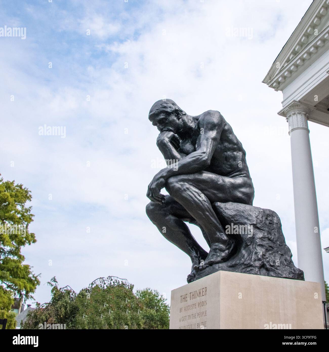 Louisville KY USA - 18. September 2017: Denkerstatue in Grawmeyer Hall an der University of Louisville Stockfoto