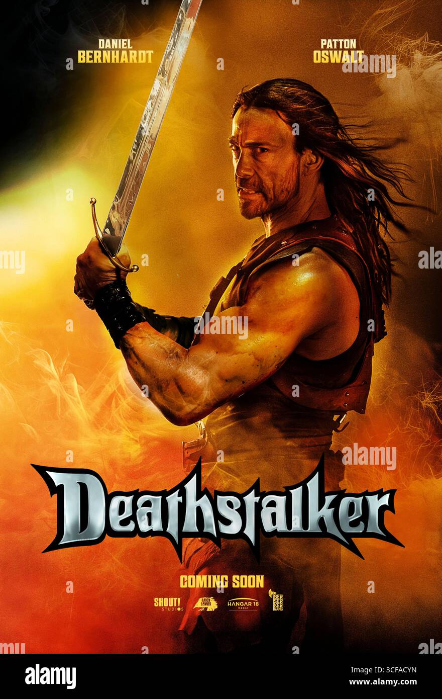 Deathstalker (2025) unter der Regie von Steven Kostanski mit Daniel Bernhardt, Christina Orjalo und Paul Lazenby. Ein Reboot des Kultfilms aus dem Jahr 1983 mit Schwert und Zauberei, der dem Krieger Deathstalker auf einer Reise durch ein Fantasy-Reich voller Monster und dunkler Magie folgt. NUR ZUR REDAKTIONELLEN VERWENDUNG des US-Advance-Posters. Guthaben: BFA / Shout! Studios Stockfoto
