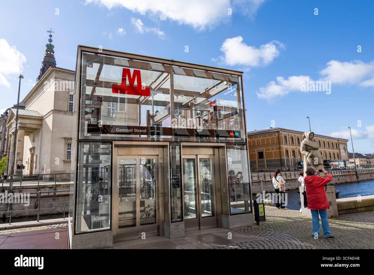Kopenhagen, Dänemark, Eingang zur U-Bahn-Station Gammel Strand, an der Stadtrundlinie durch Kopenhagen Stockfoto