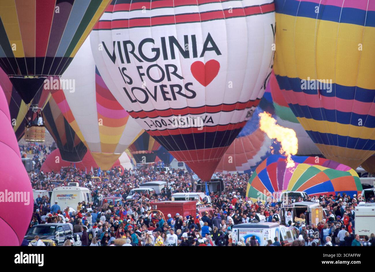 Virginia ist ein Heißluftballon für Liebhaber bei der Kodak Albuquerque International Balloon Fiesta 1998 in Albuquerque, Bernalillo County, New Mexico, USA Stockfoto