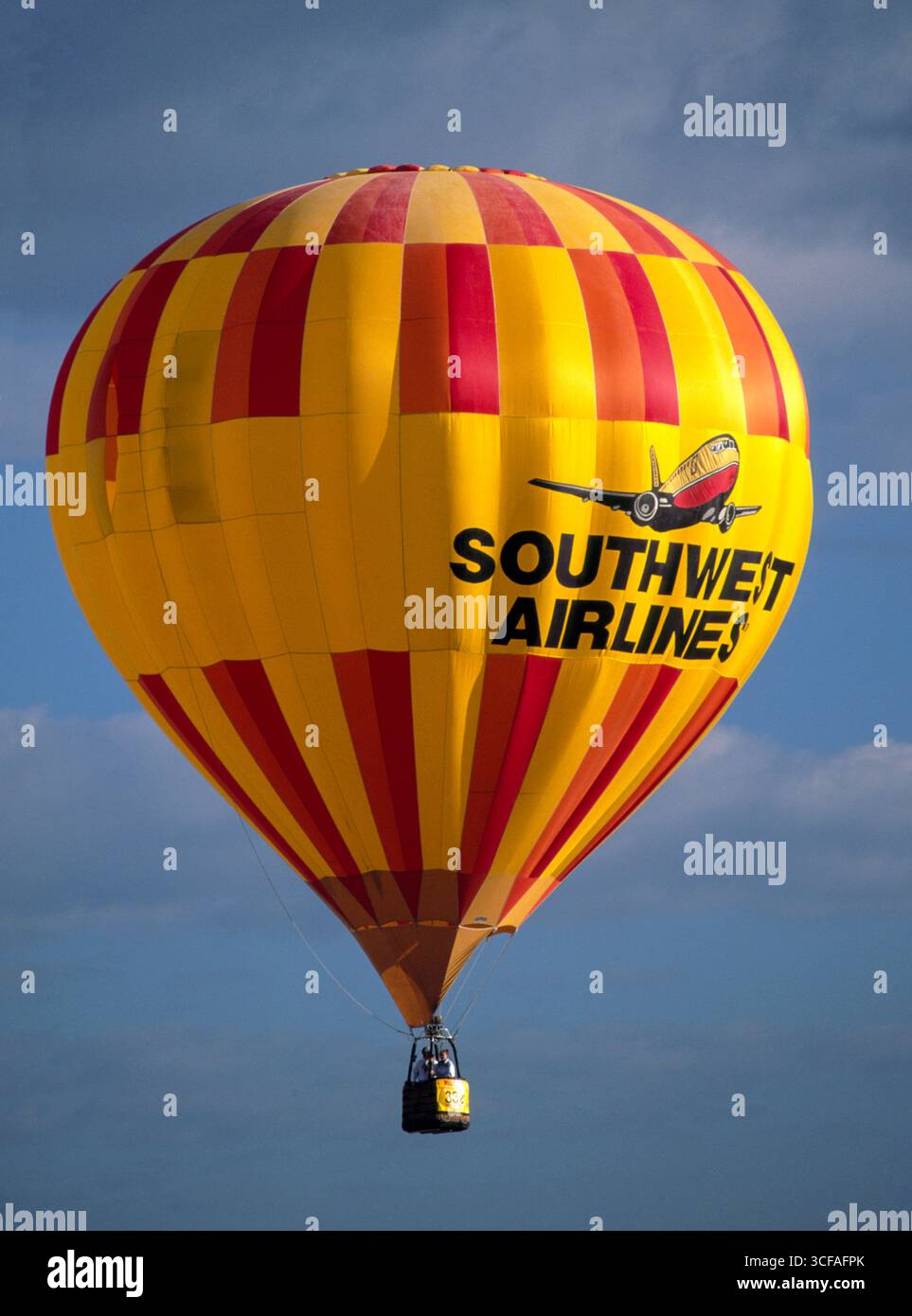 Der Heißluftballon der Southwest Airlines (Livingston, TX) bei der Kodak Albuquerque International Balloon Fiesta 1998 in Albuquerque, Bernalillo County, ne Stockfoto