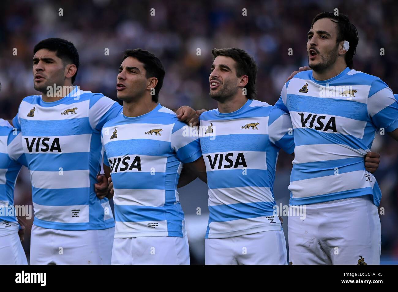 CORDOBA, ARGENTINIEN – 16. AUGUST: (L-R) Joaquín Oviedo, Santiago Carreras, Juan Cruz Mallía, Franco Molina von Argentinien singen die Nationalhymne vor t Stockfoto
