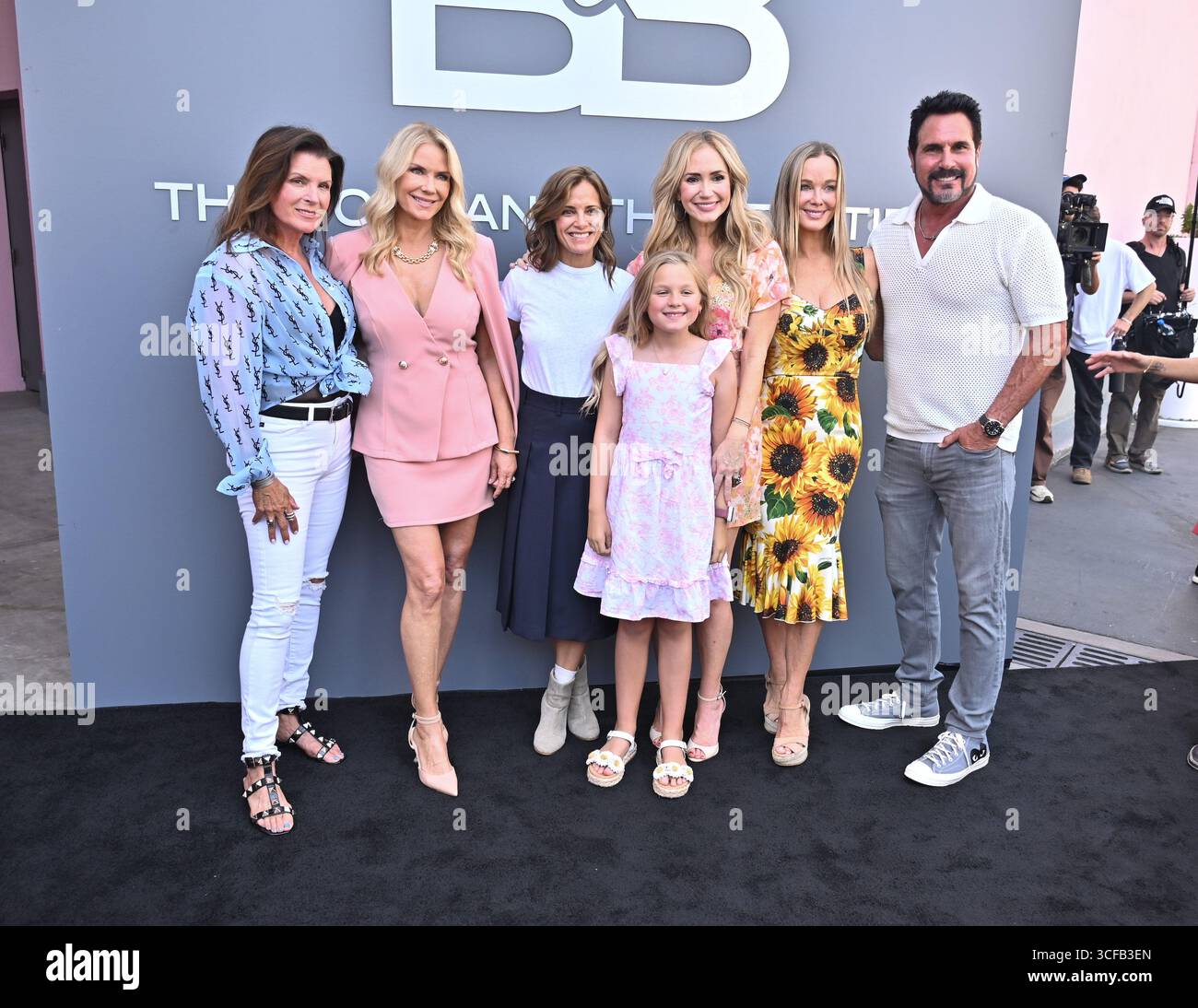 Hollywood, USA - 19. August 2025: Kimberlin Brown, Katherine Kelly lang, Rebecca Budig, Ashley Jones, Jennifer Gareis, Don Diamont, Sophia Paras Att Stockfoto