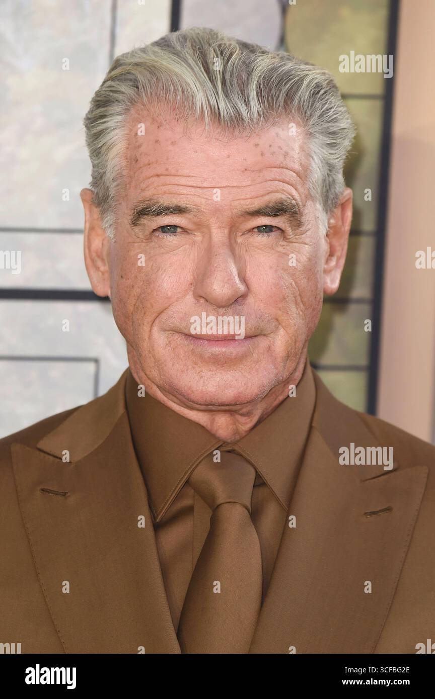 Pierce Brosnan bei der Premiere des Netflix filmt The Thursday Murder Club im Cineworld Leicester Square. London, 21.08.2025 *** Pierce Brosnan bei der Premiere des Netflix-Films The Thursday Murder Club im Cineworld Leicester Square London, 21 08 2025 Foto:XS.xVasx/xFuturexImagex thursday 5892 Stockfoto