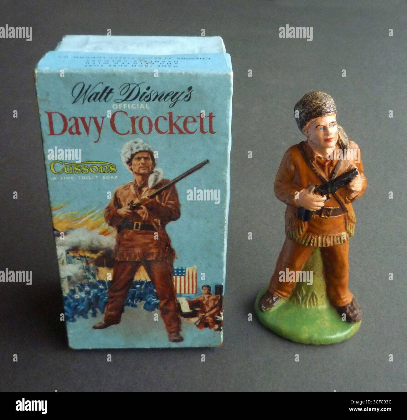 Vintage-Neuheit Figuralseife in Form von Davy Crockett. Hergestellt in Großbritannien von Cussons als offizielles Werbeartikel für den Walt Disney-Film Davy Crockett: King of the Wild Frontier aus dem Jahr 1955. Stockfoto
