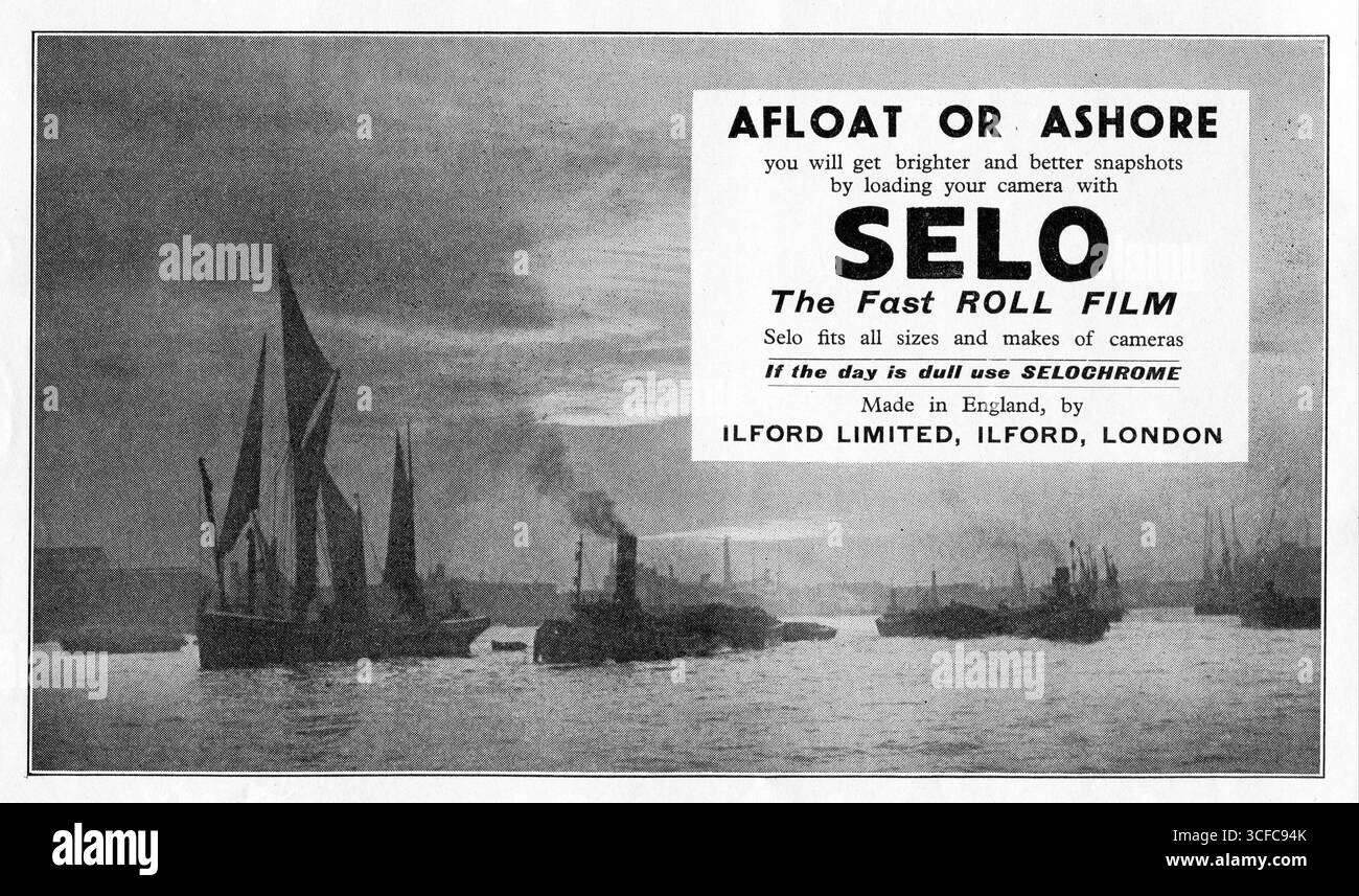 London. c.1935 – eine Werbung von Ilford Limited, die ihre Auswahl an Selo-fotografischen Rollenfilmen vorantreibt. Die Werbung zeigt verschiedene Flussverkehre auf der Themse, darunter Segelkähne und Schlepper der Themse. Es wird auch der Slogan verwendet: „Über Wasser oder an Land erhalten Sie hellere und bessere Momentaufnahmen, indem Sie Ihre Kamera mit SELO laden – dem schnellen Film – Selo passt zu allen Größen und Marken von Kameras – wenn der Tag langweilig ist, verwenden Sie Selochrome“. Stockfoto