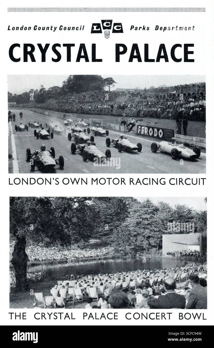 Eine Werbung, die 1962 vom London County Council Parks Department veröffentlicht wurde, die die Rennstrecke und die Konzertschale im Crystal Palace Park bewirbt. Die Rennstrecke wurde 1927 eröffnet und war bis 1974 in Betrieb. Dort fanden verschiedene Veranstaltungen statt, darunter Formel 1, Formel 2, Formel 3, British Touring Car Championship und Sportwagenrennen. Der Crystal Palace Bowl wurde 1961 gebaut. Ursprünglich gab es dort klassische Konzerte, bevor es in den 1970er und 1980er Jahren zu populärer Musik wechselte Stockfoto