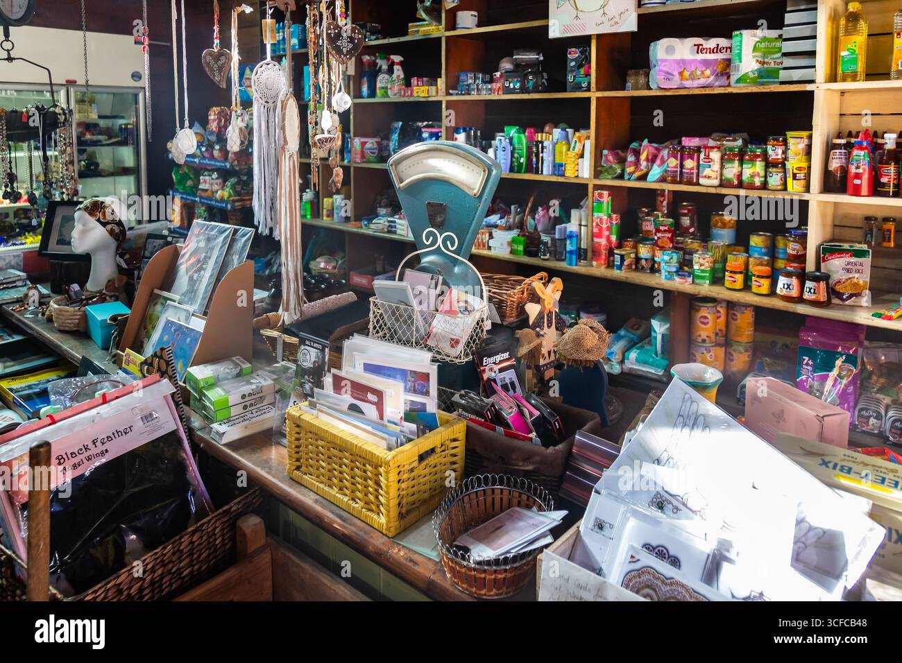 Wollombi, Hunter Region, NSW, Australien. Juli 2020. Wollombi ist ein historisches australisches Dorf im Hunter Valley, das für seinen historischen Charme und seine Kolonialarchitektur bekannt ist. Innenraum Des Wollombi General Store. Stockfoto