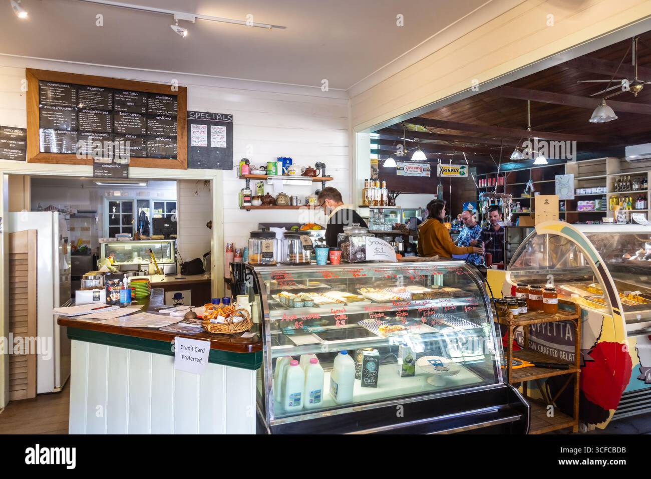 Wollombi, Hunter Region, NSW, Australien. Juli 2020. Wollombi ist ein historisches australisches Dorf im Hunter Valley, das für seinen historischen Charme und seine Kolonialarchitektur bekannt ist. Innenraum Des Wollombi General Store. Stockfoto