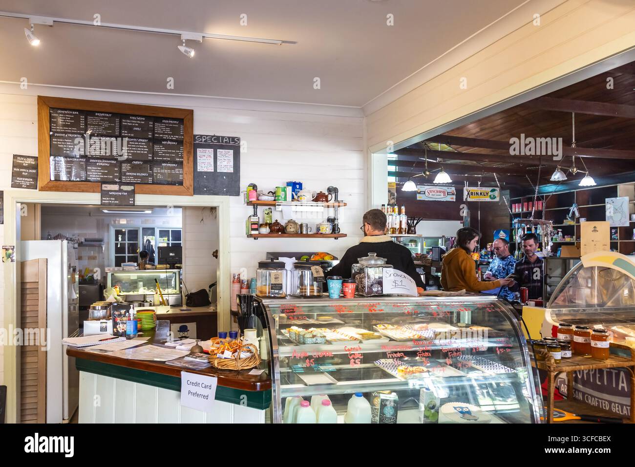 Wollombi, Hunter Region, NSW, Australien. Juli 2020. Wollombi ist ein historisches australisches Dorf im Hunter Valley, das für seinen historischen Charme und seine Kolonialarchitektur bekannt ist. Innenraum Des Wollombi General Store. Stockfoto